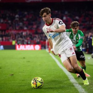 DEBUT MIGUEL SIERRA PRIMERA DIVISION SEVILLA BETIS